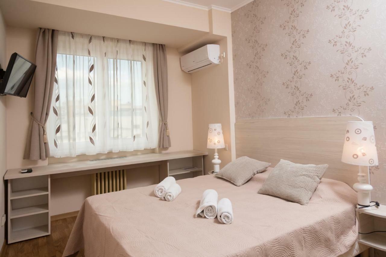 Central Luxury Flat With Terrace - Adela Accommodation - Ideal For Long Stays Bucarest Exterior foto